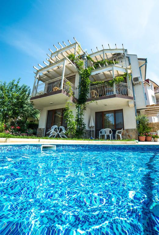 The Poolhouse Lejlighed Sunny Beach Eksteriør billede